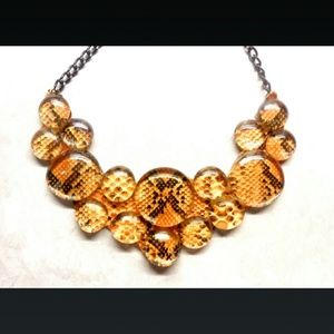 Statement necklace