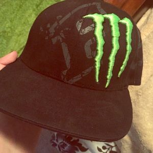 Monster hat 🌻 ON HOLD 🌸