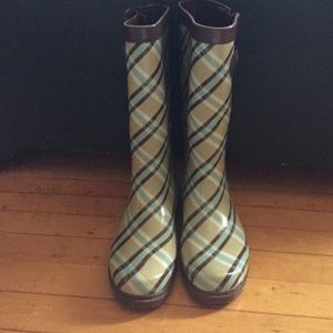 Rain boots