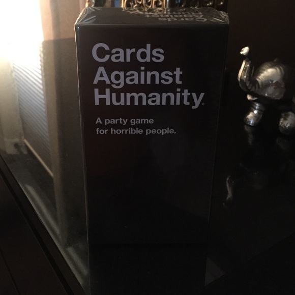 Cards Against Humanity game - Picture 1 of 2