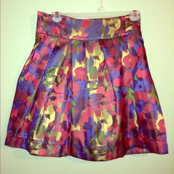 Super cute skirt!