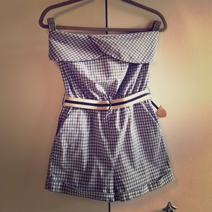 Adorable blue gingham strapless romper with belt