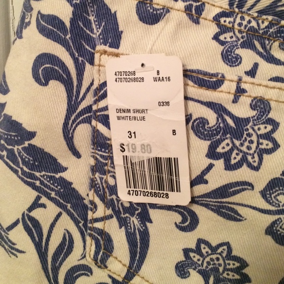 Blue Patterned Floral Denim Shorts - Picture 2 of 2