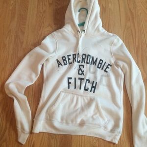 White Abercrombie  & Fitch sweatshirt