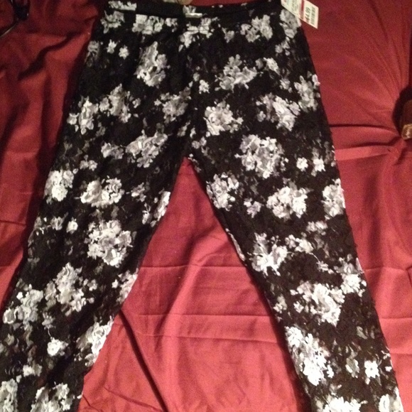 Sheer flower leggings