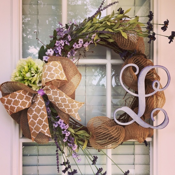 I MAKE PERSONALIZED WREATHS