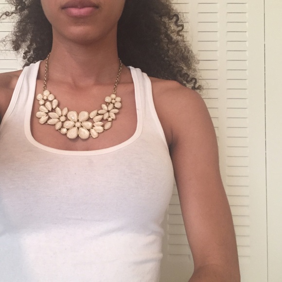 H&M Gold & Ivory Flower Statement Necklace - Picture 2 of 3