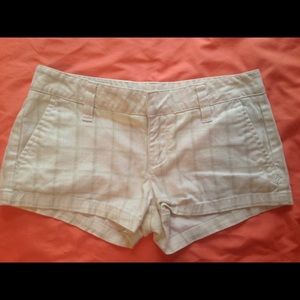 hurley tan/white plaid shorts size 3