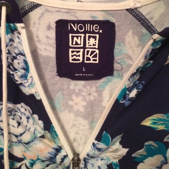 Floral Patterned Lightweight Hoodie - Picture 2 of 3