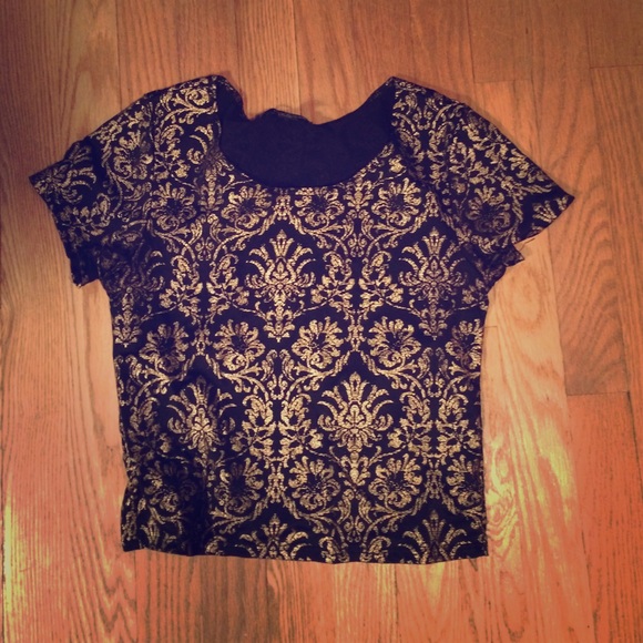 Forever 21 Tops - Semi cropped top