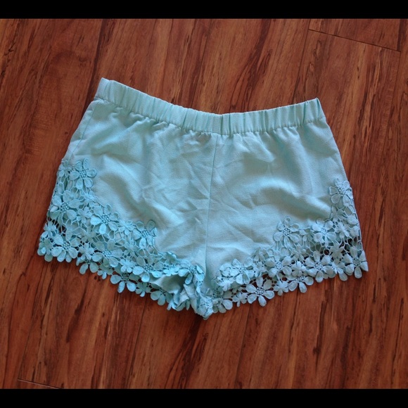 🚫SOLD🚫🎉HP9/30🎉 Zara Mint Crochet Shorts - Picture 2 of 4