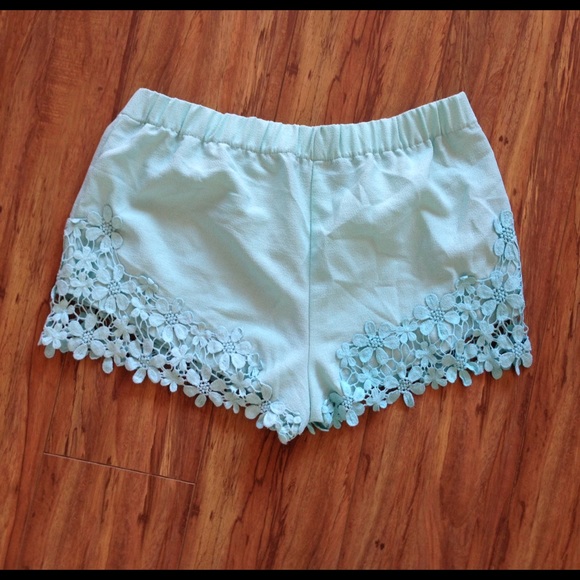 🚫SOLD🚫🎉HP9/30🎉 Zara Mint Crochet Shorts - Picture 4 of 4