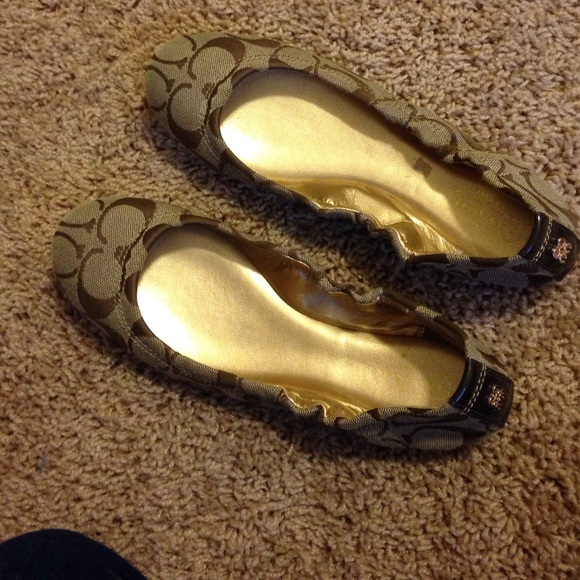 Coach flats