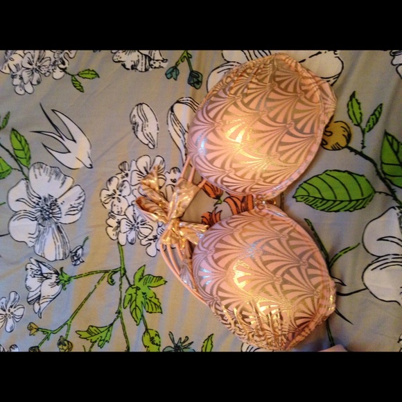 Bombshell Victoria's Secret bathing suit top