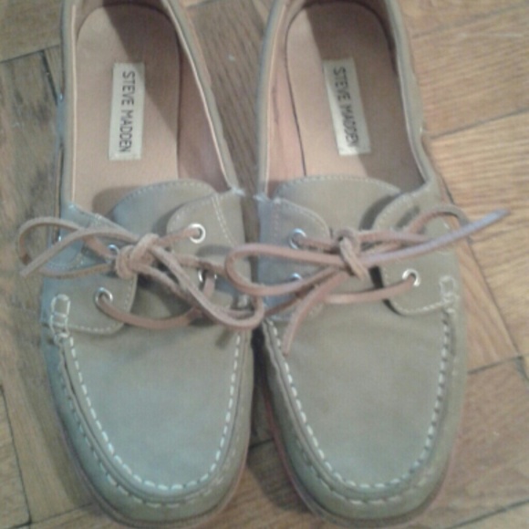 Steve Madden boat shoes with pink sole size 8