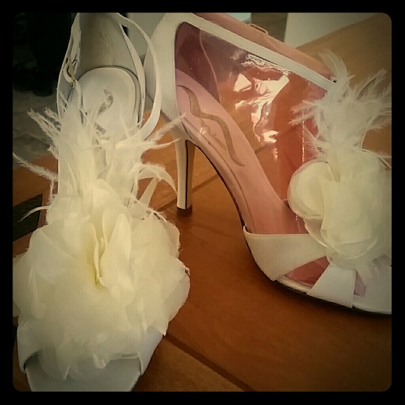 Nina Ivory Feather Shoes NIB