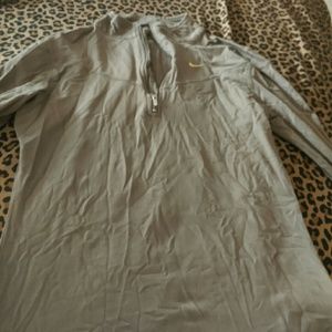 Nike fit dry top