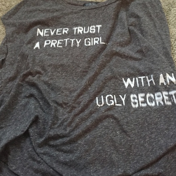 pretty little liars tee SOLD ON MERCARI