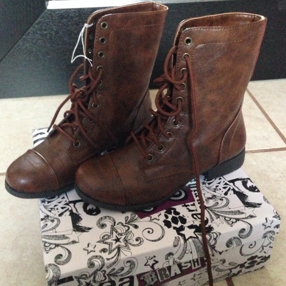 combat boots
