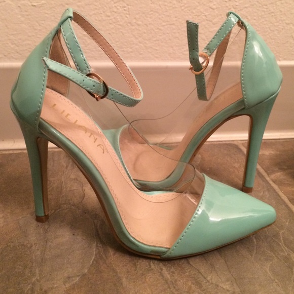 Minty Cinderella Pump