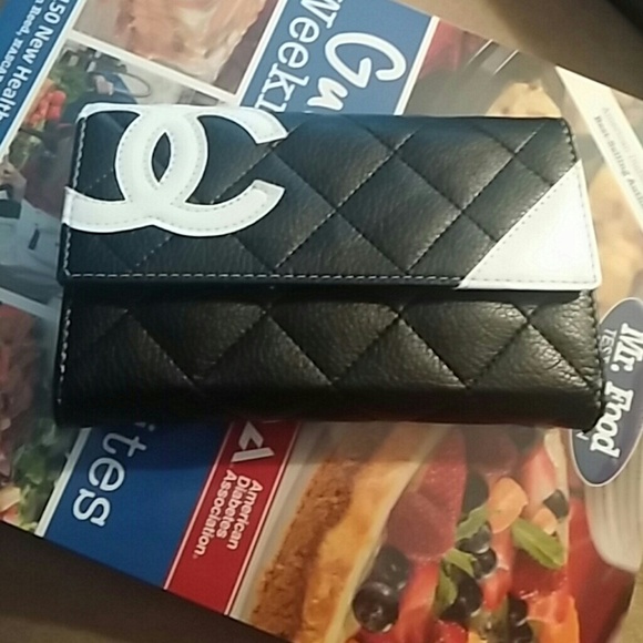 Black & white wallet