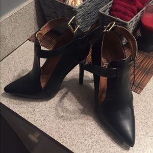 Black heeled booties