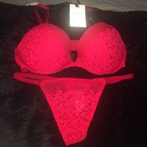 Victoria's Secret Very Sexy Push Up 32D