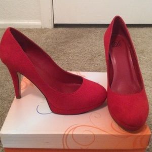 Red Pumps