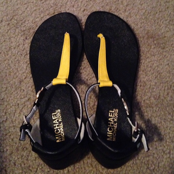 SALE! 💥 Michael Kors sandals