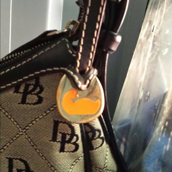 Dooney and Bourke bag - Picture 2 of 3