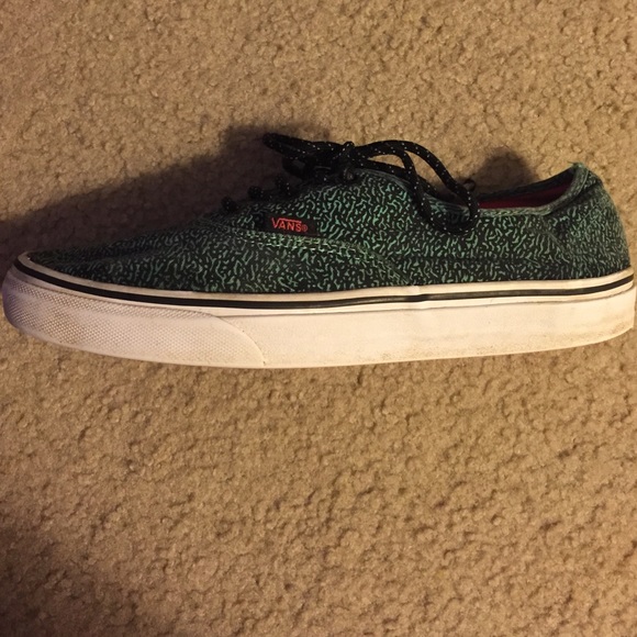 Vans - Picture 3 of 4