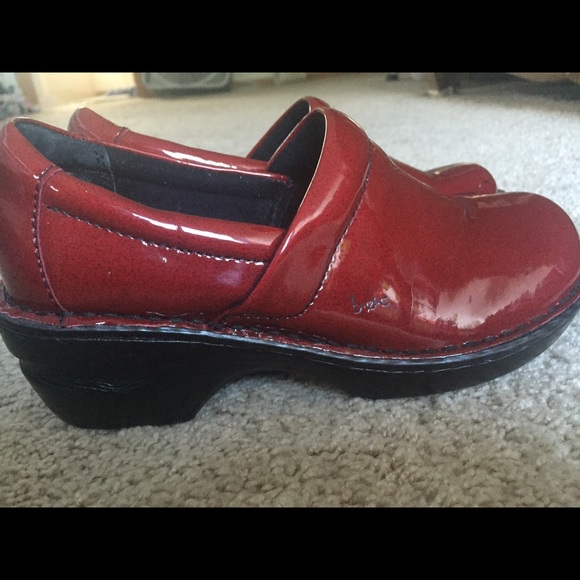 boc red shoes