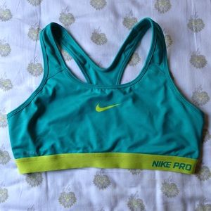 Nike Pro Sports Bra