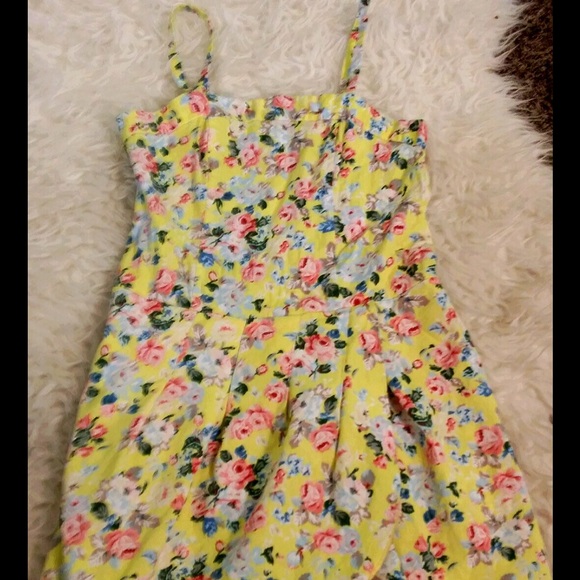 Cute dress size 4