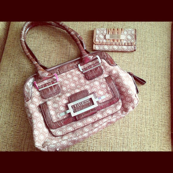 Guess Handbags - GUESS Brown LogoCaryall AND Wallet