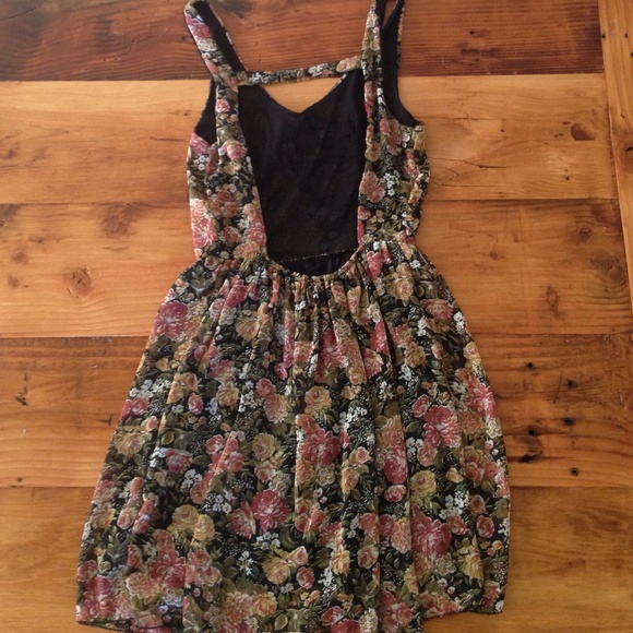 Brandy Melville Floral Dress - Picture 2 of 4
