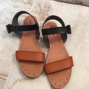 Tan and black Sandal Size 5/6