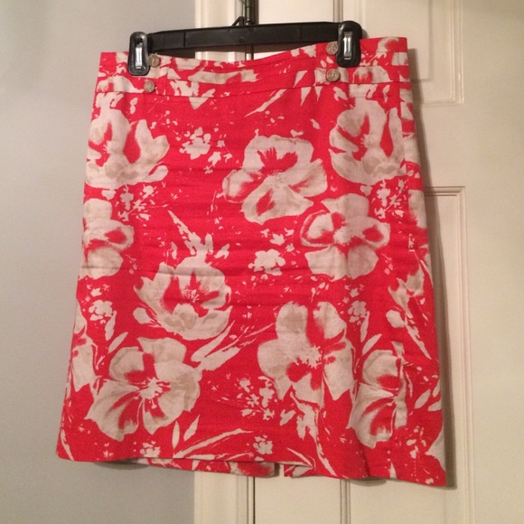 Ann Taylor LOFT coral and white pattern skirt