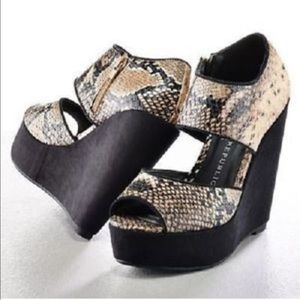 Rock & Republic Platform Wedges