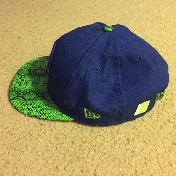 strap back hat - Picture 2 of 4