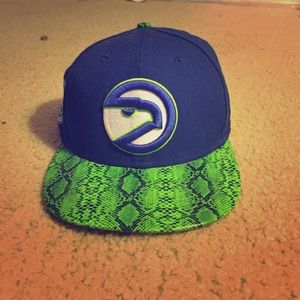 strap back hat