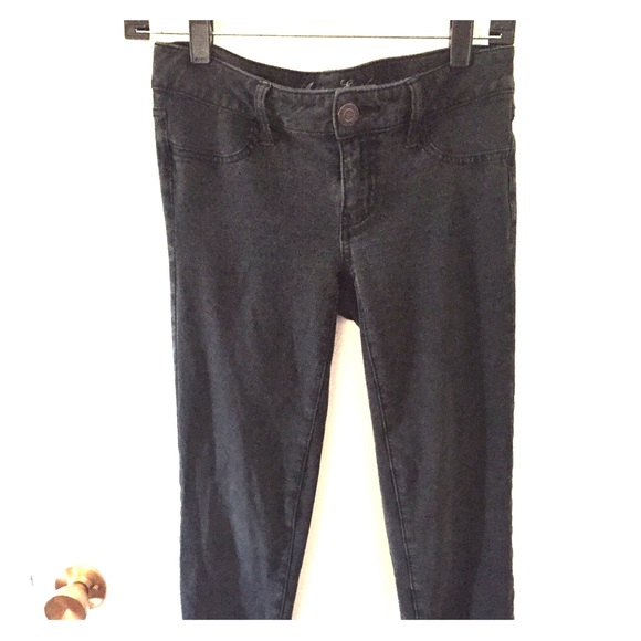 Black American Eagle jeggings