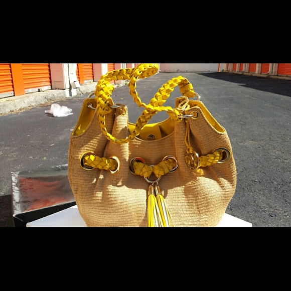 Micheal Kors - Picture 1 of 3