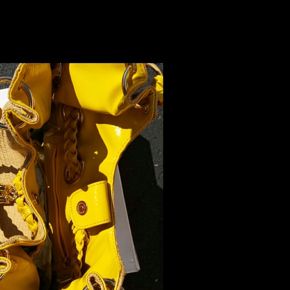 Micheal Kors - Picture 3 of 3