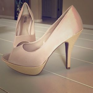 Kenneth Cole Reaction High Heels