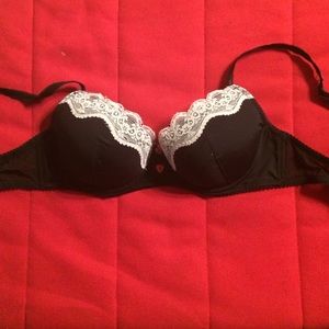 Black/navy bra by blush size 34D.