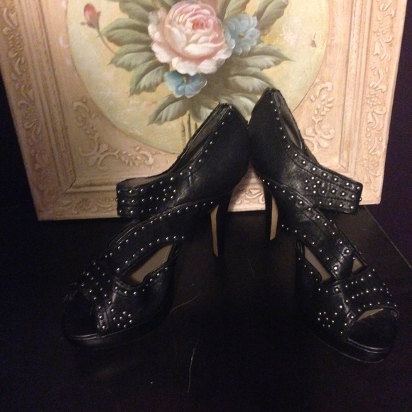 HEADED TO GOODWILL! Studded Pumps