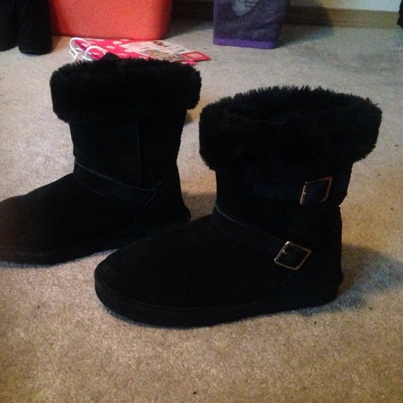 Black fuzzy boots