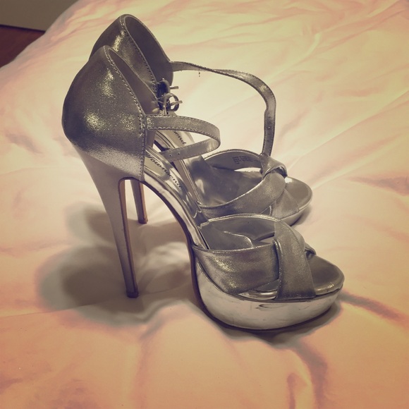 Silver platforms - Picture 1 of 4