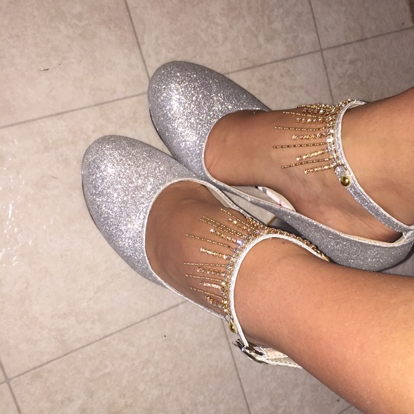 High Heels - Picture 2 of 2